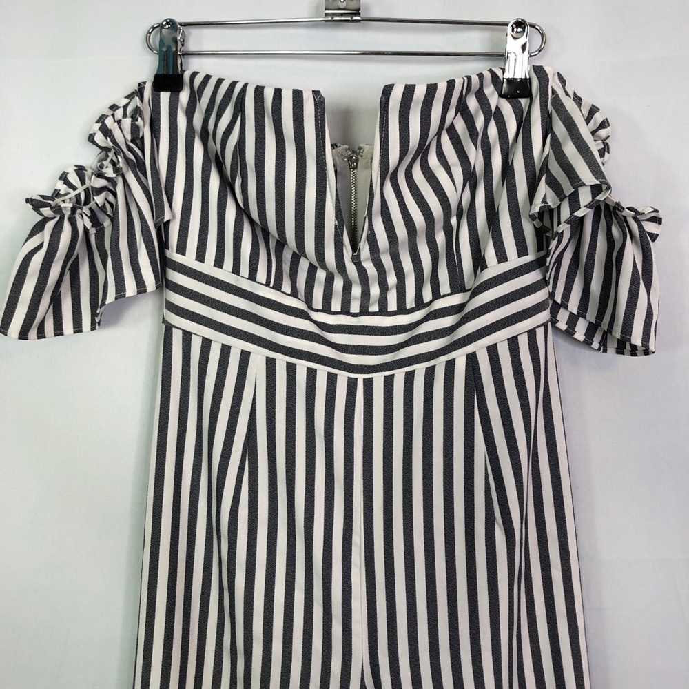 Privy Privately Privileged Gray/White Strip Off Shoulder Jumpsuit Wide Leg Sz S